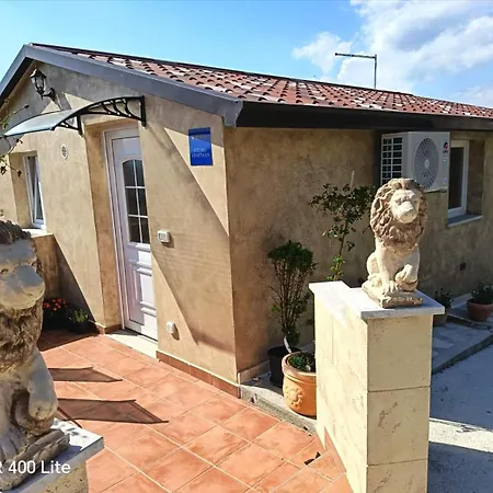 Casa Del Pittore Apartment Zarecje